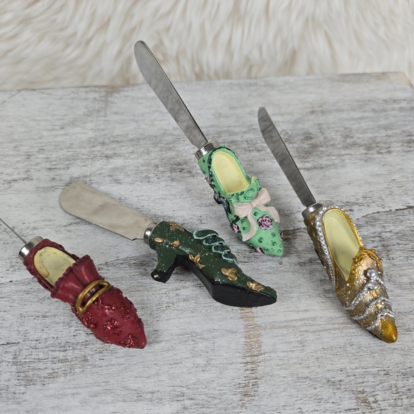 Four Butter Cheese Spreaders With Fancy Shoe Theme - Picture 1 of 9